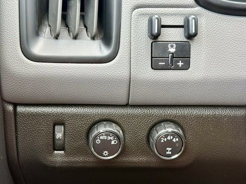 Used 2022 Chevrolet Colorado W/T w/ WT Convenience Package AWD/4WD image 32
