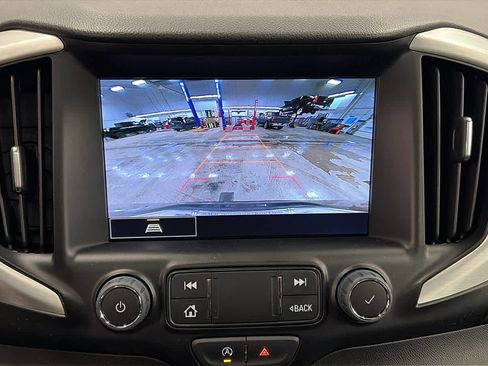 Certified 2024 GMC Terrain SLT w/ Infotainment Package II image 19