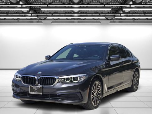 Used 2020 BMW 530i w/ Convenience Package RWD image 5