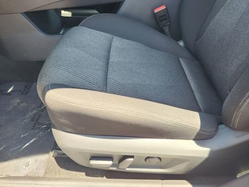 Used 2025 Nissan Rogue SV FWD image 23