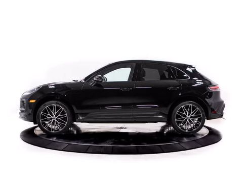 Certified 2026 Porsche Macan AWD/4WD image 2