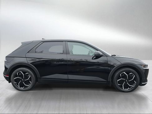 Used 2024 Hyundai Ioniq 5 SE image 2