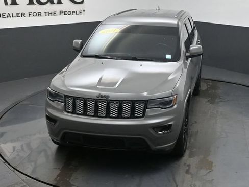 Used 2021 Jeep Grand Cherokee Laredo AWD/4WD image 58
