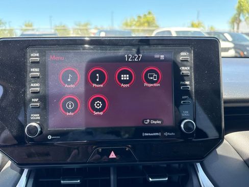Used 2022 Toyota Venza LE AWD/4WD image 12