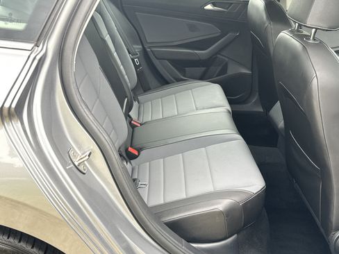 Used 2025 Volkswagen Jetta SE FWD image 15