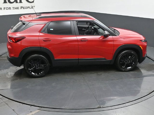 New 2026 Chevrolet TrailBlazer LT w/ Midnight Edition FWD image 17