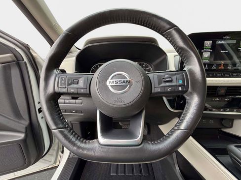 Used 2021 Nissan Rogue SL w/ Premium Package image 19