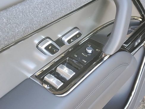 New 2026 Land Rover Range Rover Sport SE image 10