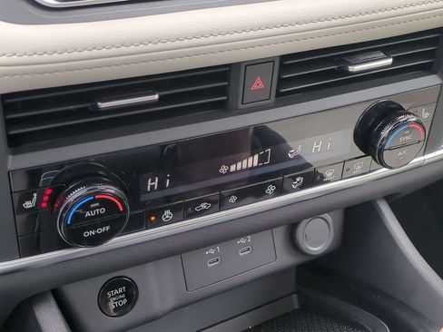 Certified 2026 Nissan Rogue SV w/ SV Premium Package image 21