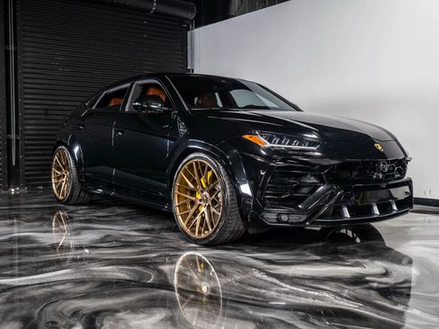 Used 2020 Lamborghini Urus image 4