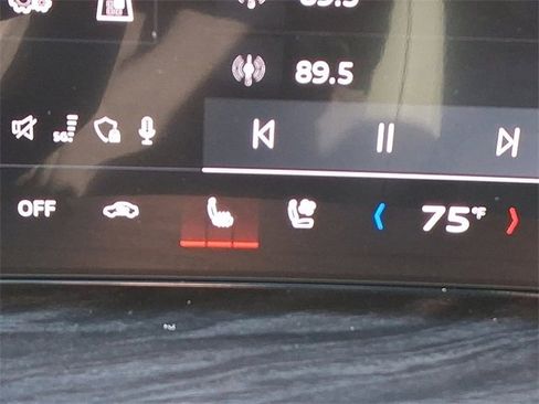 New 2025 Audi Q5 Premium Plus image 18