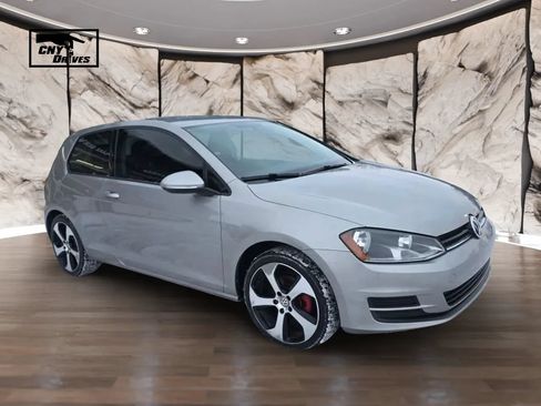 Used 2016 Volkswagen Golf S FWD image 3