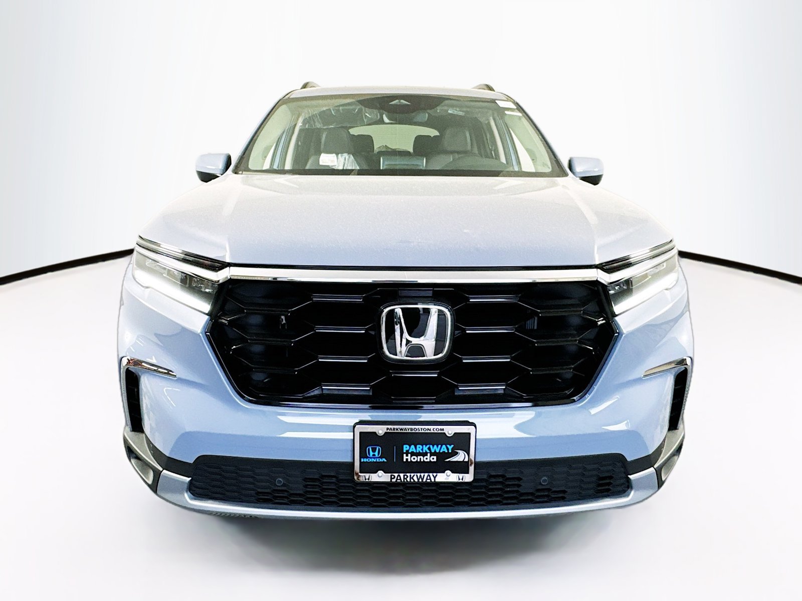 Used 2025 Honda Pilot Touring image 2