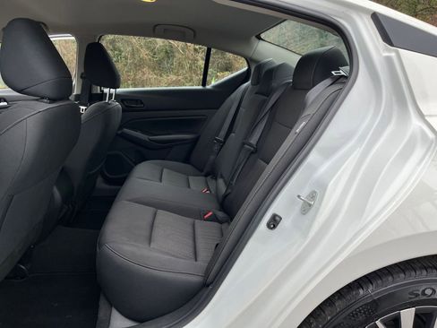 Used 2025 Nissan Altima 2.5 SV image 24