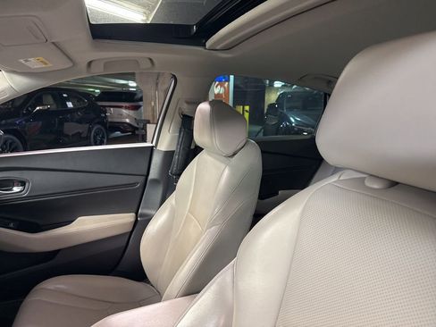 Used 2024 Honda Accord Touring image 12