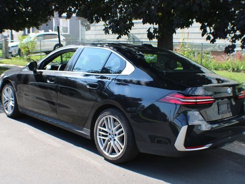 Used 2025 BMW 530i RWD image 7
