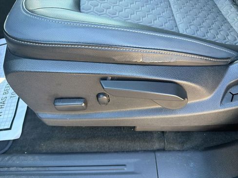 Used 2018 Chevrolet Colorado Z71 image 25