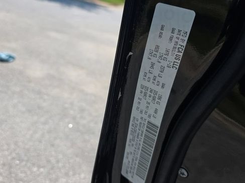 Used 2018 Jeep Compass Latitude FWD image 35