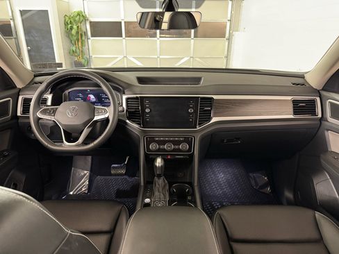 Used 2023 Volkswagen Atlas SE image 26