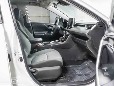 Certified 2023 Toyota RAV4 XLE image 17