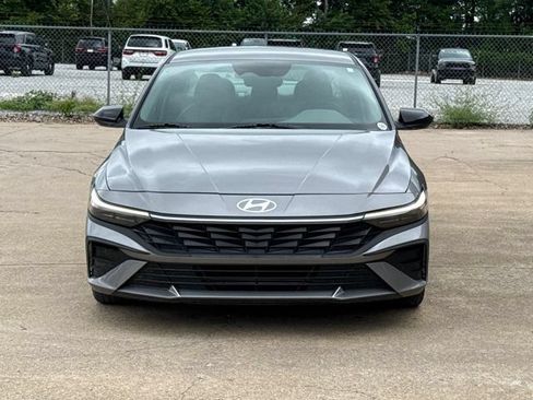 Used 2025 Hyundai Elantra Sport FWD image 12