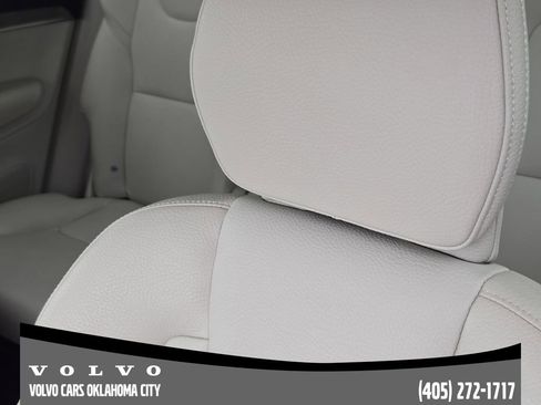 Certified 2023 Volvo XC90 B6 Plus AWD/4WD image 14