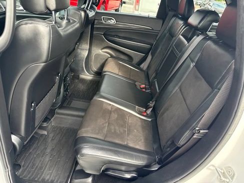 Used 2020 Jeep Grand Cherokee Altitude AWD/4WD image 22