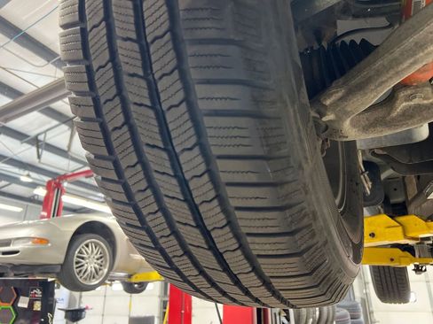 Used 2007 Cadillac Escalade AWD w/ Climate Package image 20