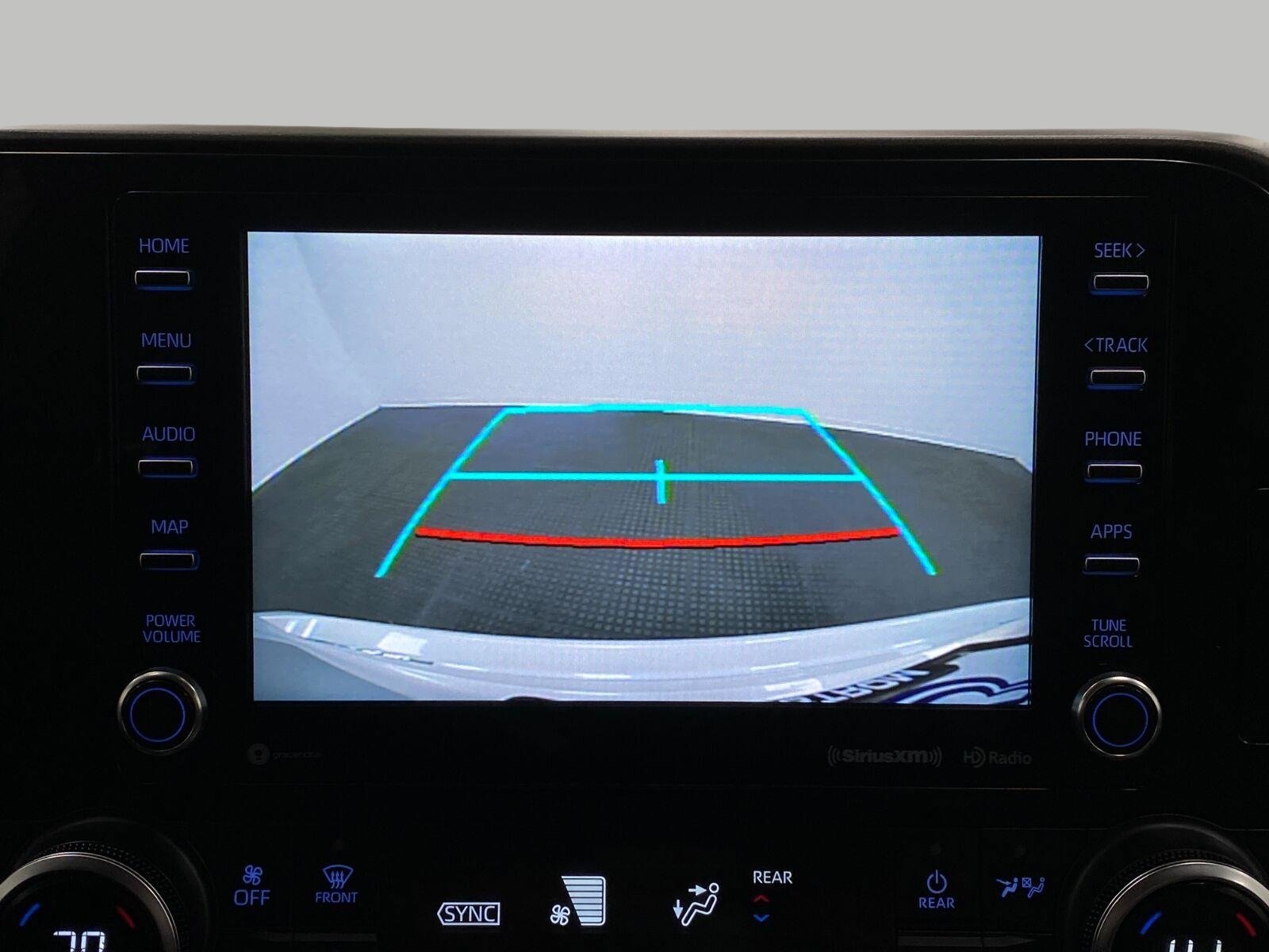 Used 2021 Toyota Highlander XLE AWD/4WD image 24