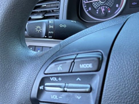 Used 2020 Hyundai Elantra SEL image 24