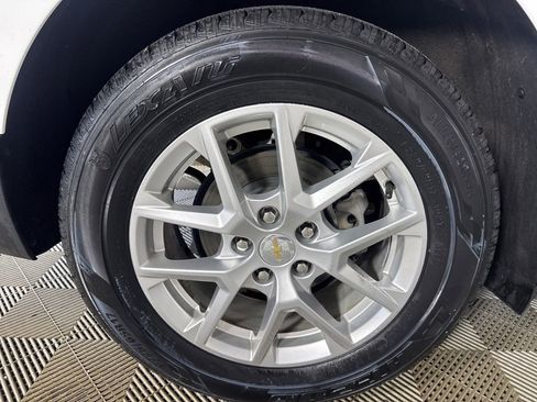 Used 2024 Chevrolet Equinox LS w/ LS Convenience Package FWD image 30