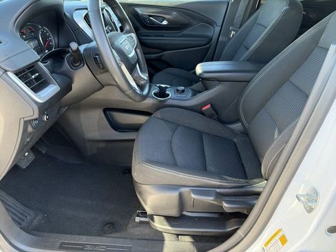 Used 2024 GMC Terrain SLE image 24