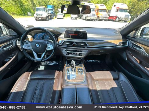 Used 2018 BMW 750i xDrive AWD/4WD image 21