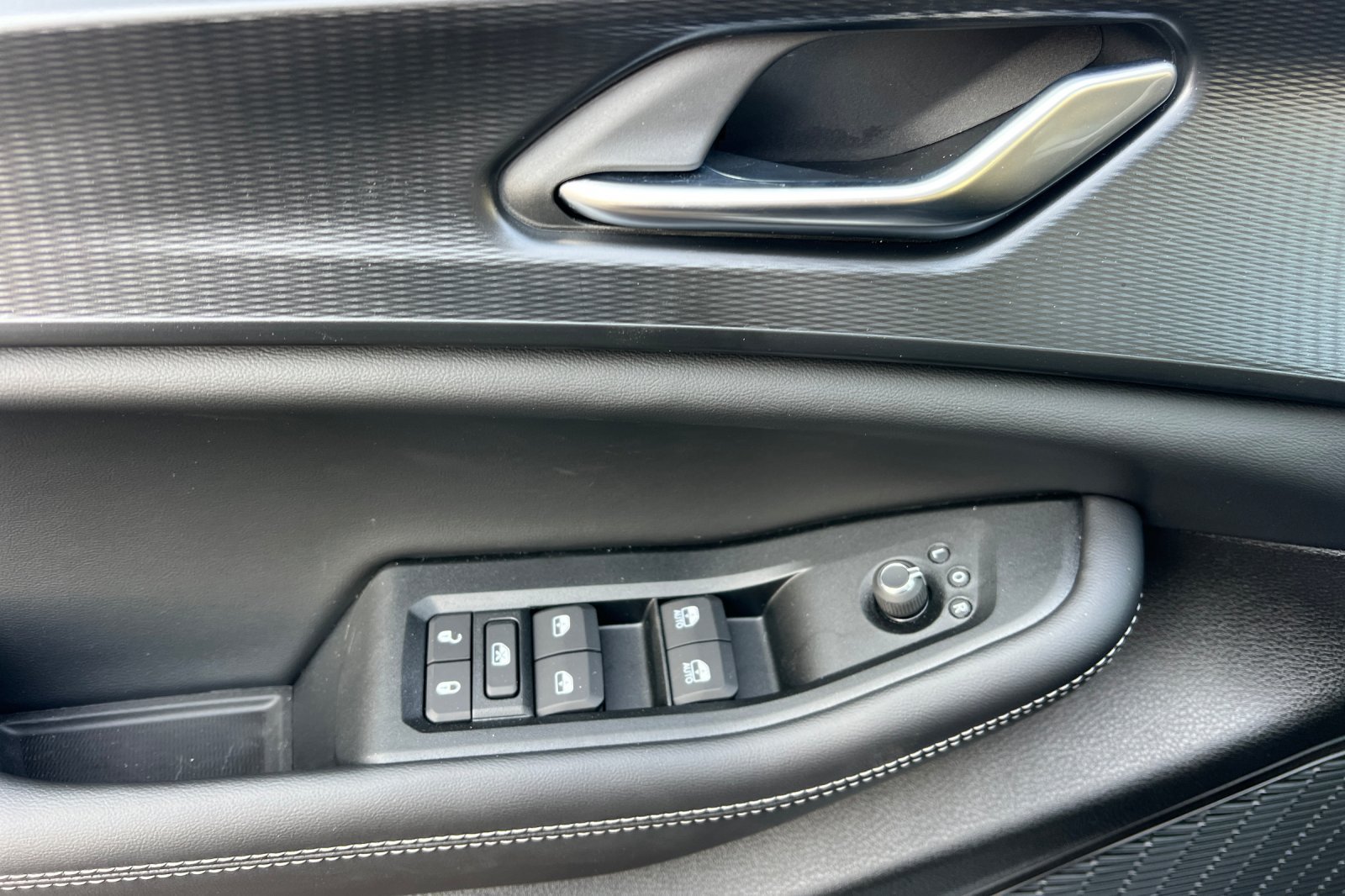 New 2026 Jeep Grand Cherokee Laredo X AWD/4WD image 14