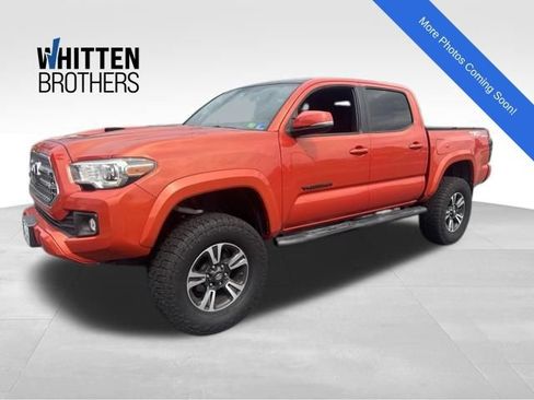 Used 2017 Toyota Tacoma TRD Sport w/ Premium & Technology Package AWD/4WD image 1
