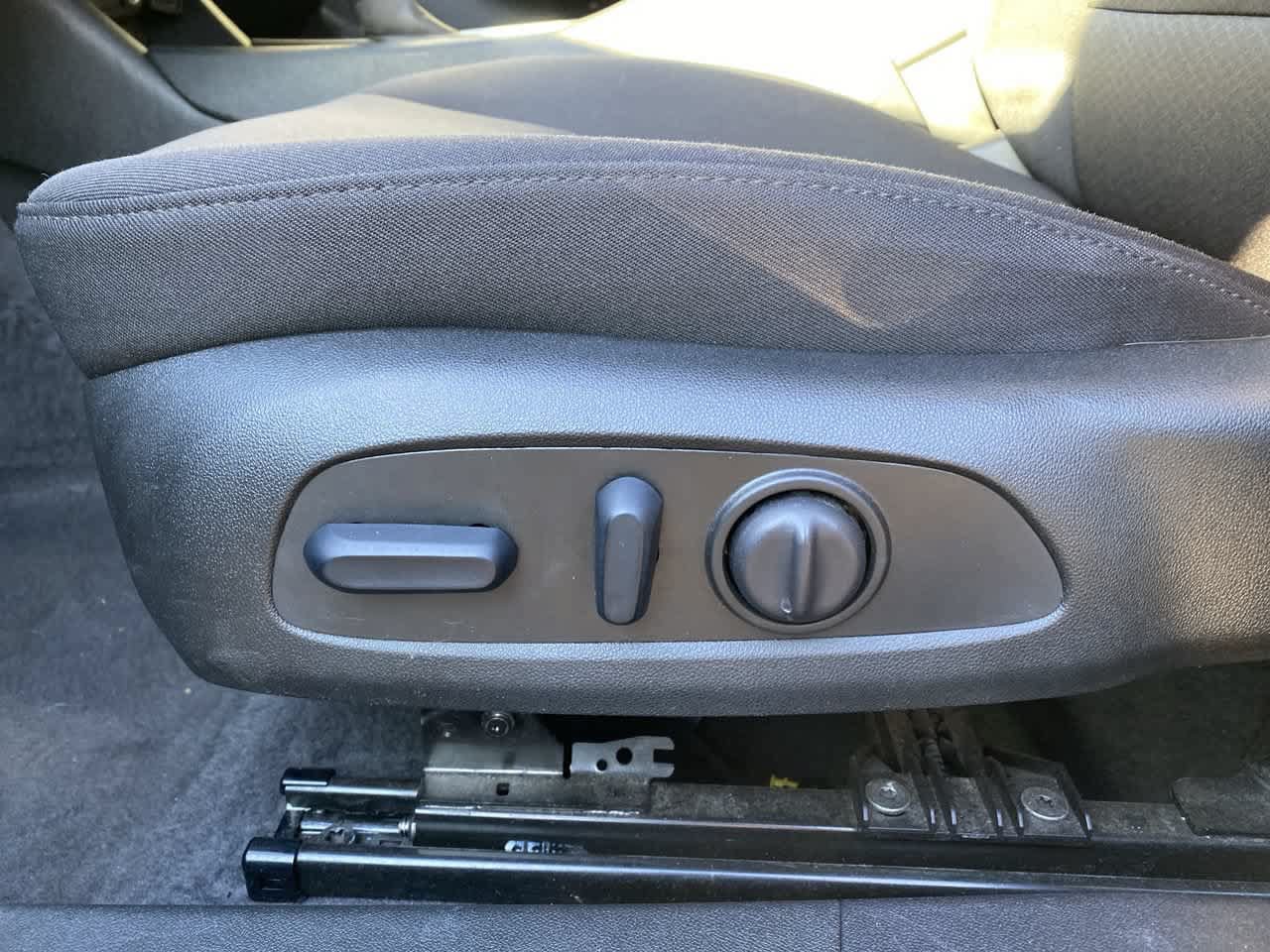Used 2025 Chevrolet Malibu LT FWD image 14