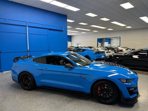 Used 2022 Ford Mustang Shelby GT500 w/ Technology Package RWD image 5