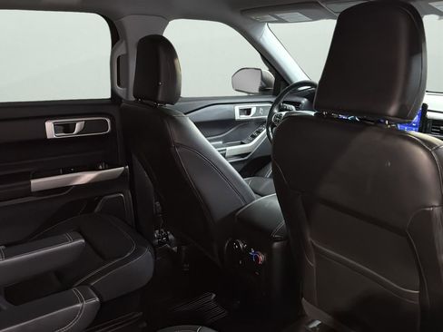 Used 2022 Ford Explorer XLT w/ Equipment Group 202A image 28