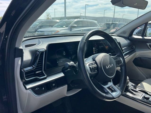 Certified 2023 Kia Sportage EX FWD image 10