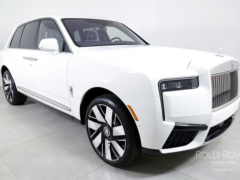 Certified 2025 Rolls-Royce Cullinan AWD/4WD image 6