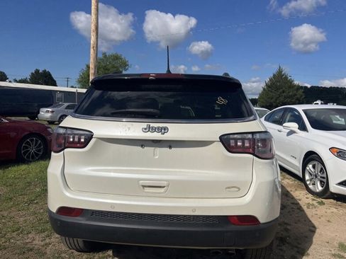 Used 2018 Jeep Compass Limited w/ Navigation Group AWD/4WD image 14