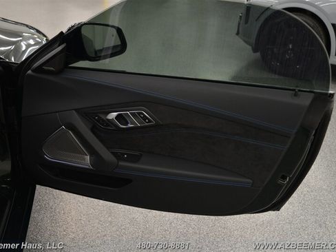 Used 2025 BMW Z4 M40i w/ Premium Package image 34