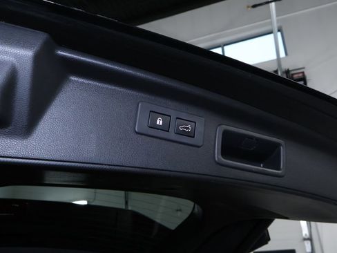 Used 2021 Subaru Forester Premium image 18