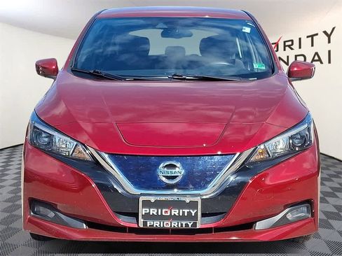 Used 2022 Nissan Leaf SV image 2