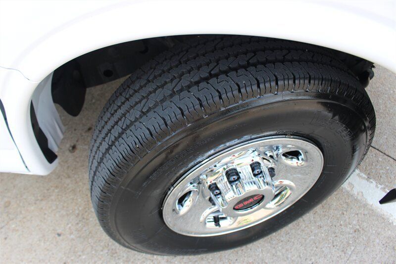 Used 2025 GMC Savana 3500 LT w/ LT Preferred Equipment Group RWD image 28