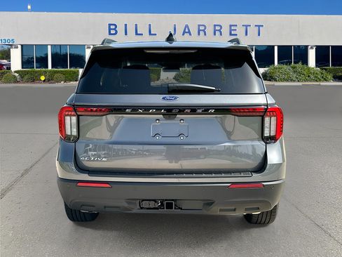 New 2026 Ford Explorer Active RWD image 5