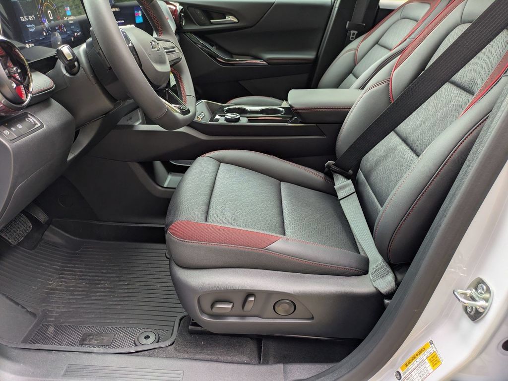 New 2027 Chevrolet Equinox RS w/ Safety and Technology Package FWD image 10
