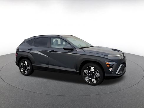 Used 2025 Hyundai Kona SEL image 2