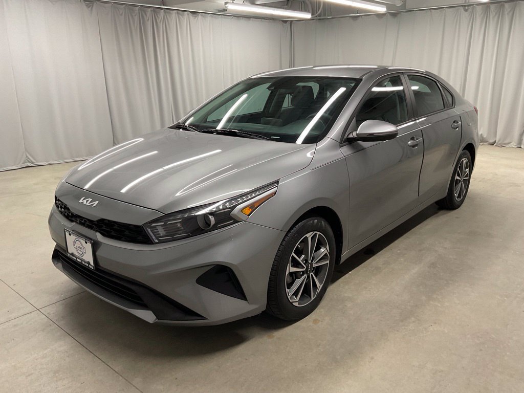 Used 2023 Kia Forte LXS w/ LXS Technology Package FWD image 7