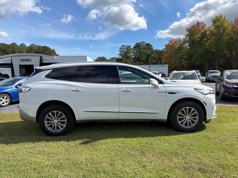 Certified 2022 Buick Enclave Premium image 4